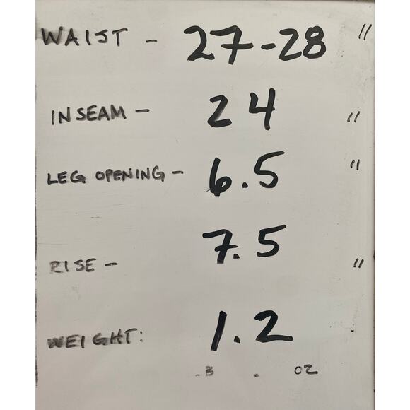 Miss Me Signature Crop Embellished Gems Jeans (27-28”Wx24”L) Style #: JE8664C# - Picture 9 of 10